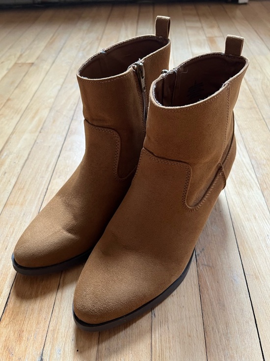 Old Navy Camel Suede-Look Ankle Booties - Picture 4 of 8